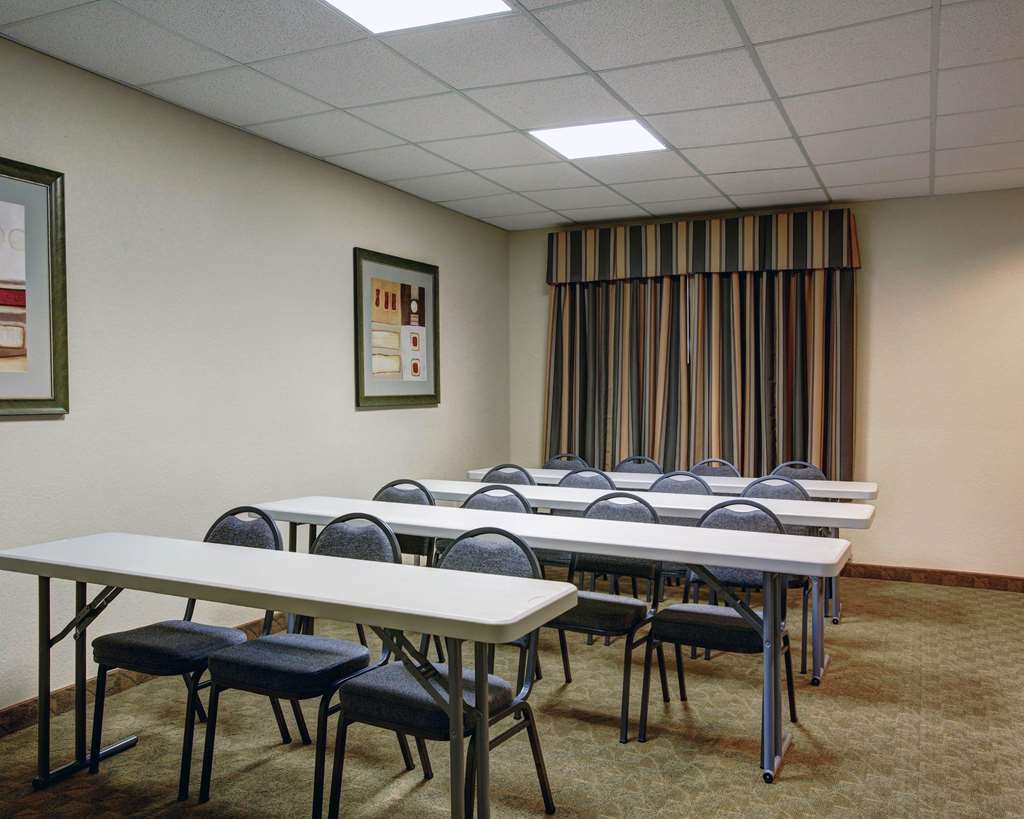 Americinn By Wyndham New Braunfels Einrichtungen foto